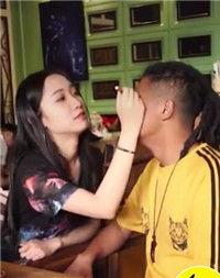 爆料女孩抖音视频,视频背后的惊人真相  第1张